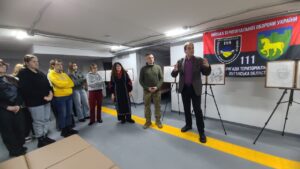 Детальніше про статтю Мистецтво спротиву: візуальна мова війни та пам’яті