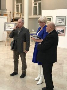 Детальніше про статтю Мистецький всесвіт Анатолія Марчука